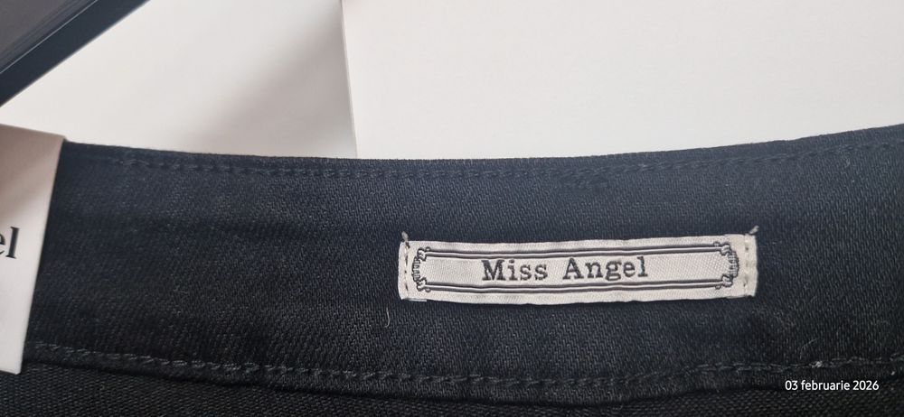 Blugi mom fit negri noi