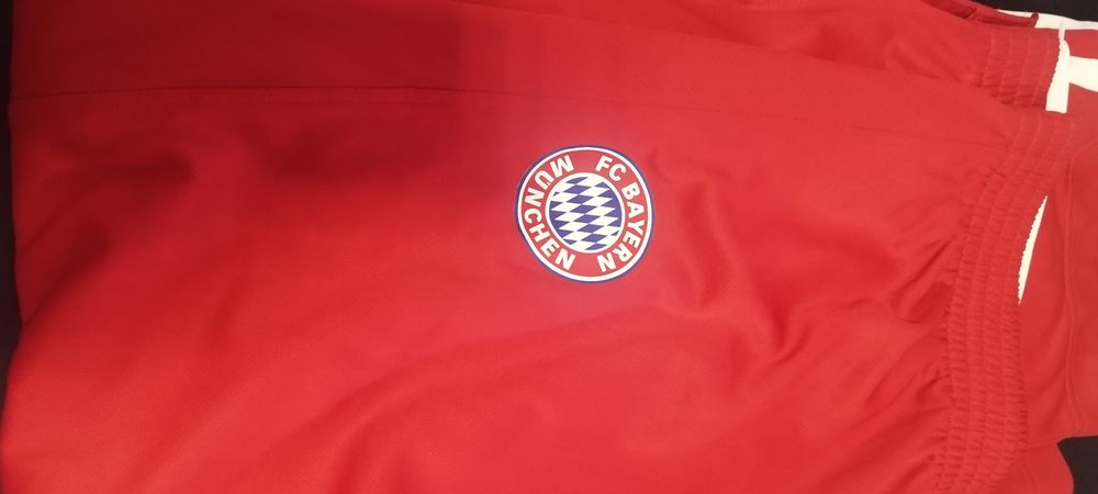 Долнище 2 XL . Adidas.20 евро.
