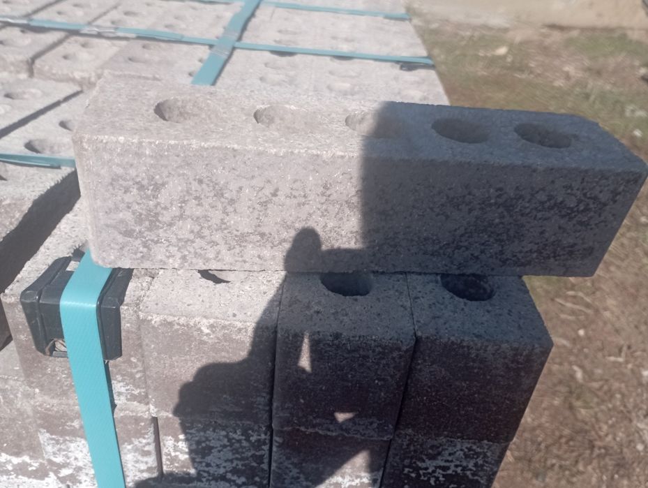 Продам керпичи селикатные