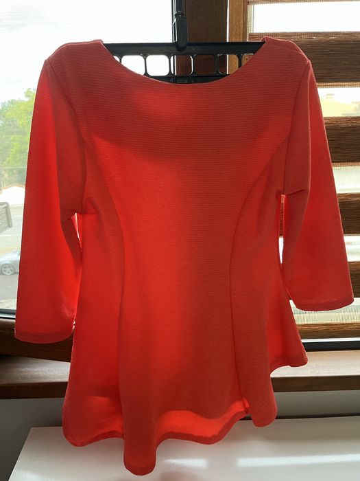 Корален цвят блуза с 3/4 ръкав