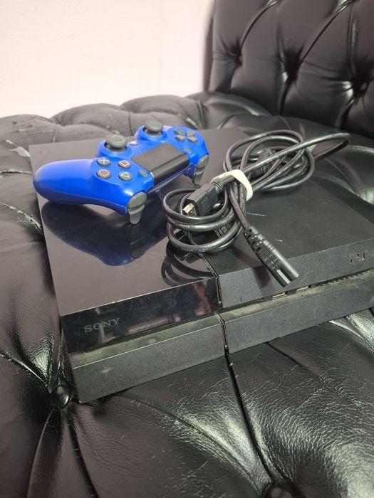 Продам PS4 classic 500 gb