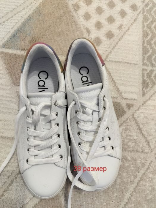 Продам женскую обувь