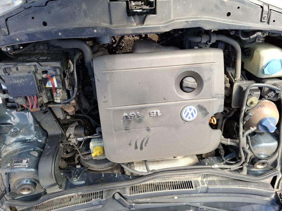 Elemente Caroserie VW Bora Sedan 1.6i-16v AZD An 2003