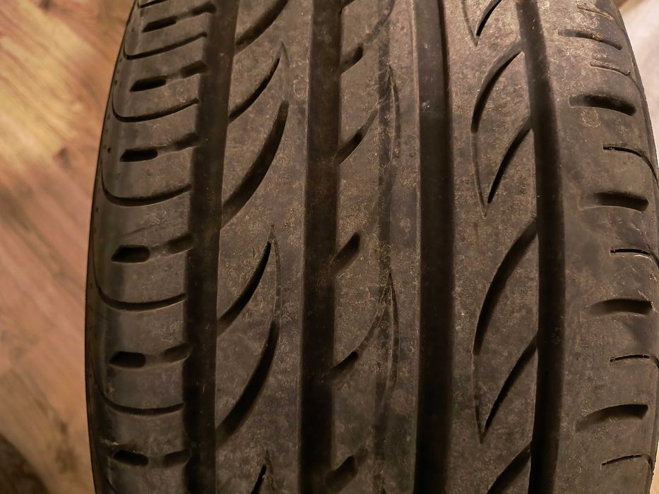 Летни гуми Пирели 245/45/18