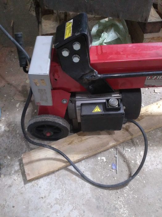 Цепачка за дърва, машина за цепене на дърва