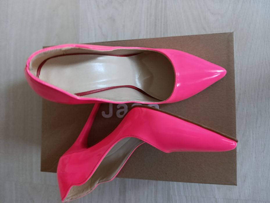 Обувки на висок ток -37 номер