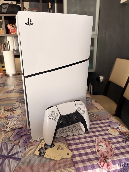 PlayStation 5 Slim Digital – като нов, с оригинална кутия