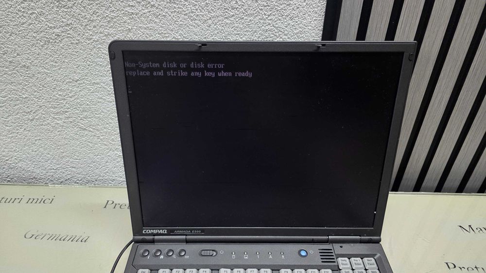 Laptop de colectie - Compaq Armada PP2060 Botosani • OLX.ro