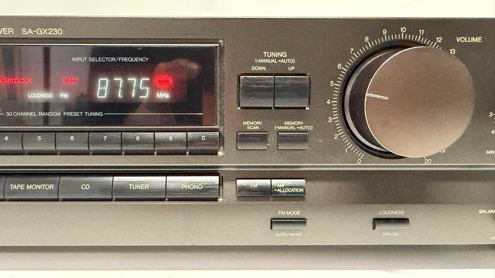 Amplituner Technics SA GX 230 Quartz Lock Tuner Loudness Phono Japan