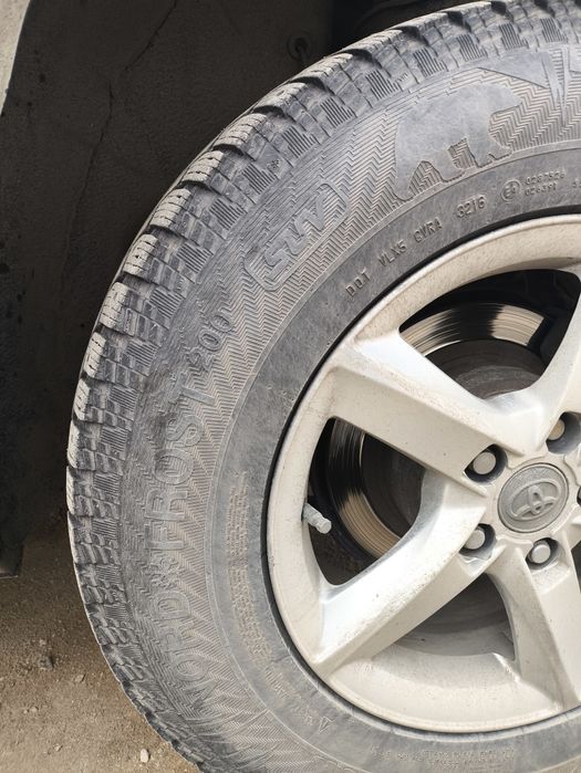 Зимние шины комплект.