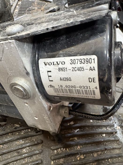 Volvo v50 2.0hdi 136кс Abs помпа модул Абс