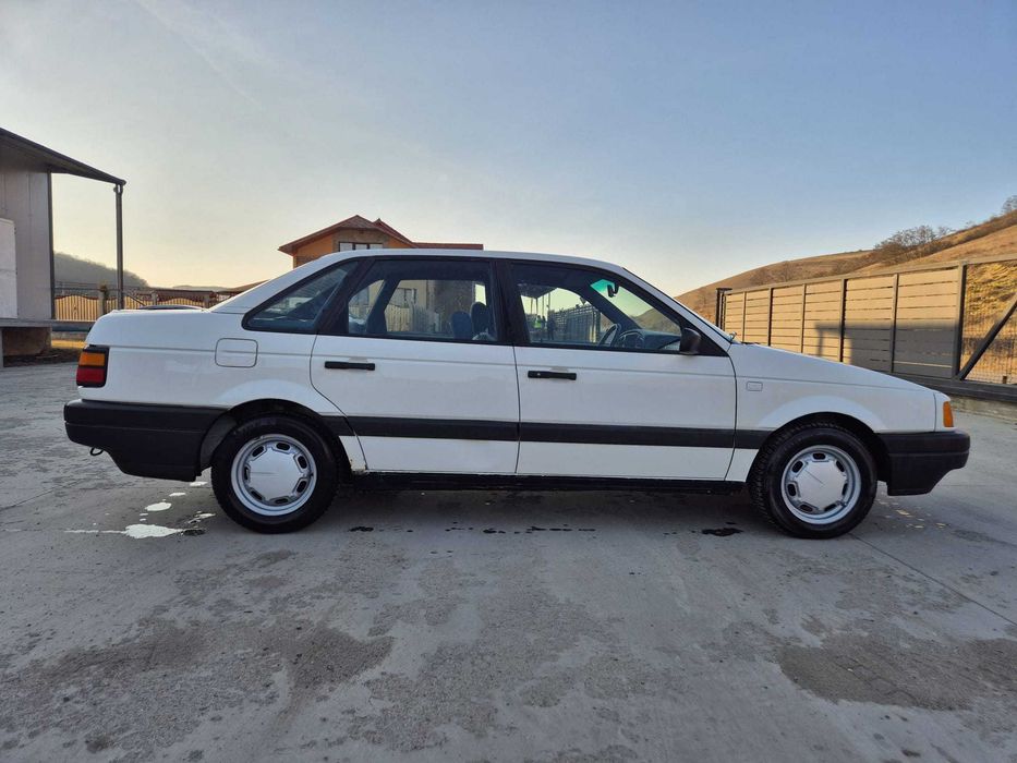 VOLKSWAGEN Passat 1990 — imagine 4