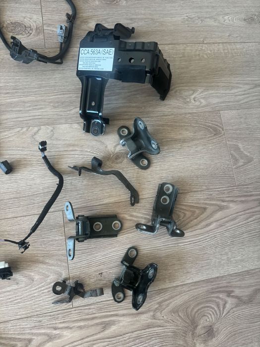 Ляв калник Lexus NX350, авточасти