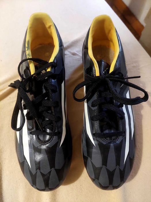 Бутонки Адидас Черни