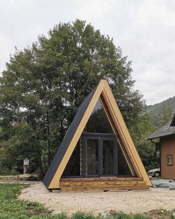 Case din lemn tip A & case pe structura metalica îlvelit cu panou