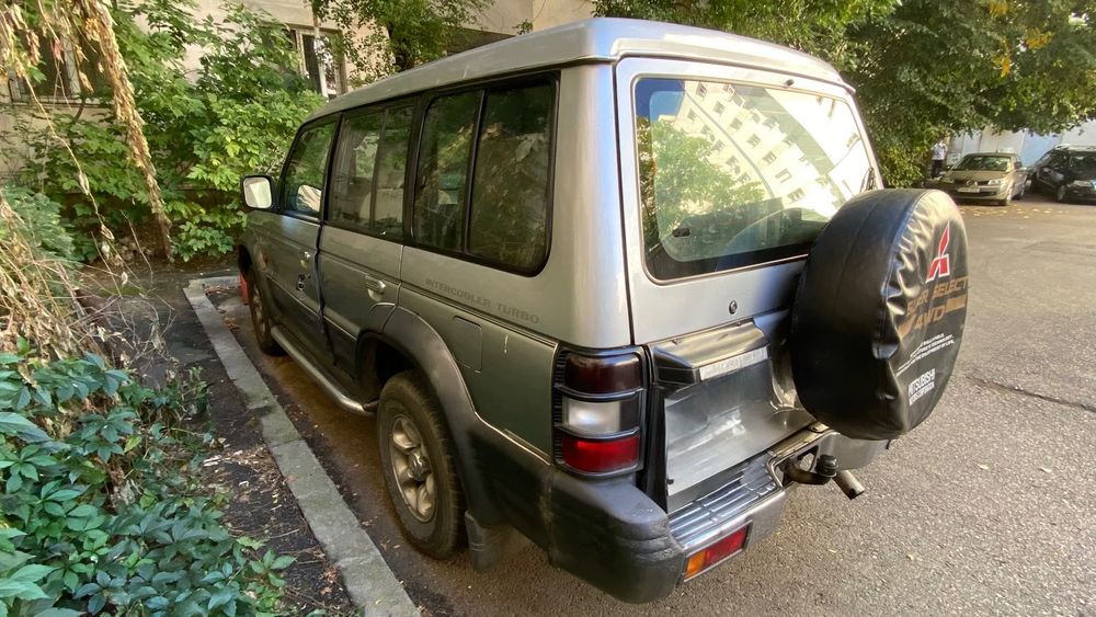 De vânzare Mitsubishi Pajero 2.5