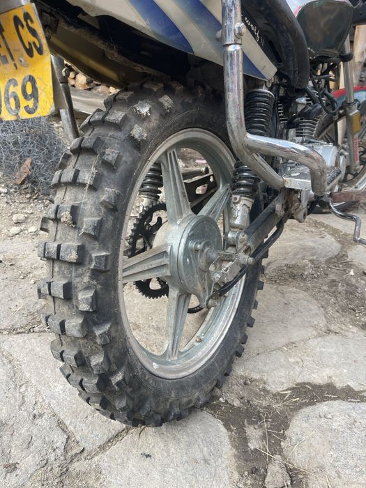 Vand motocicleta defectă 125 500 lei