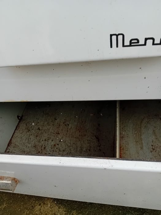 Soba metalica , godin fonta