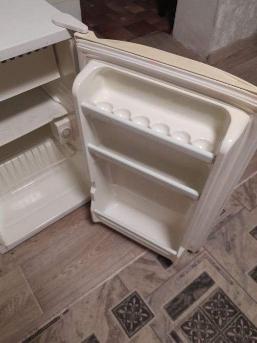 Продам офисный холодильник б/у