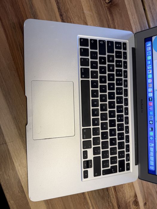 Vand Macbook Air 13” intel core i5