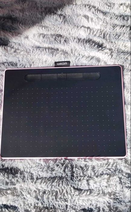 Графичен таблет ,,Wacom Intos M" розов