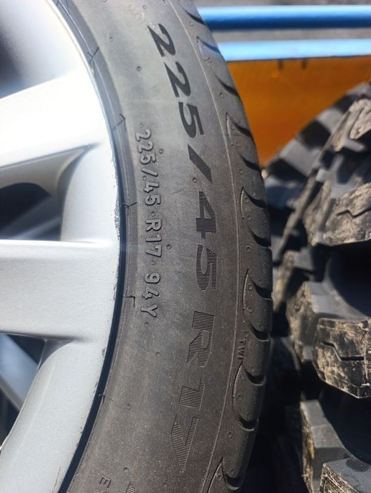 Продавам летни гуми Pirelli 225/45/17