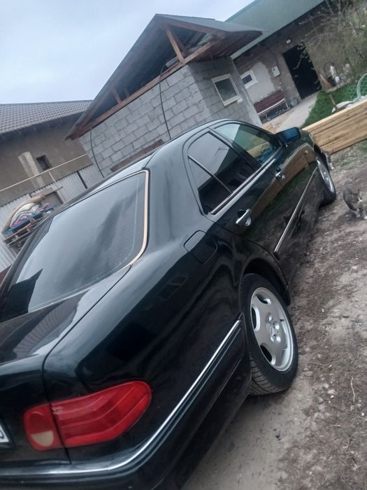 Продам  мерседес лупарик Е200. 210кузов.