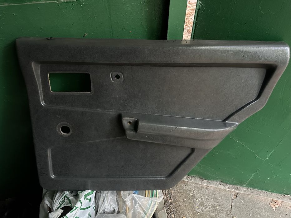 Дверные обшивки и бензобак ВАЗ 2109, 21099