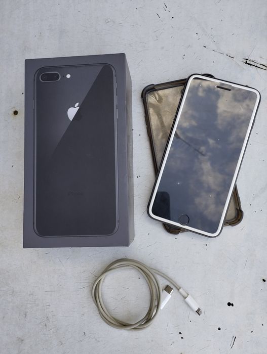 Продам iPhone 8 plus 64Gb