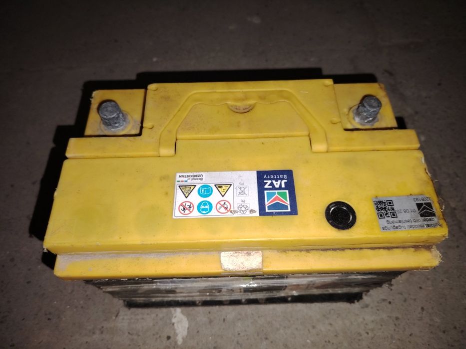 Akumlyator sotiladi.  800000