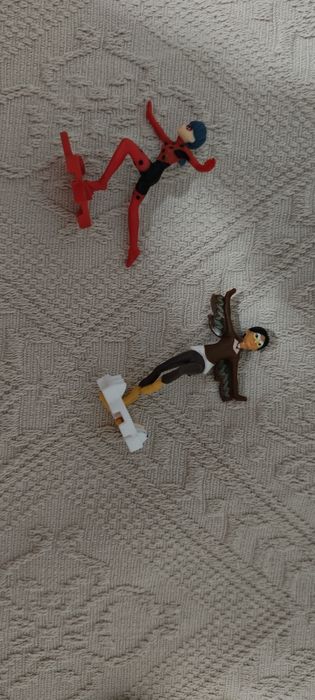 Продам фигурки из Киндер Леди баг