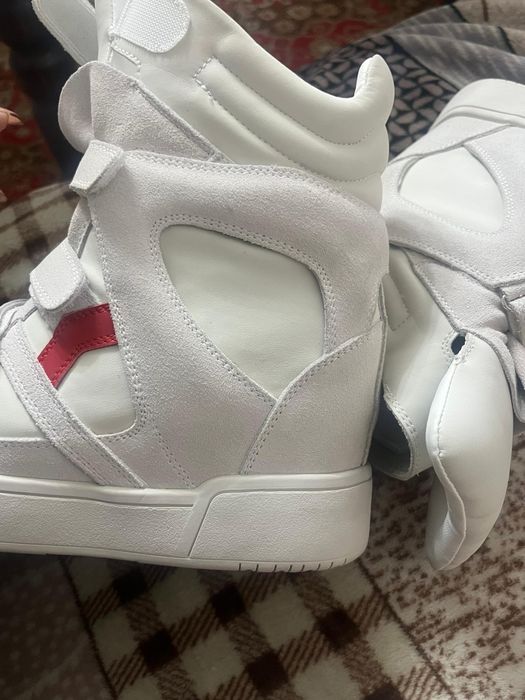 Сникерсы новые на танкетке