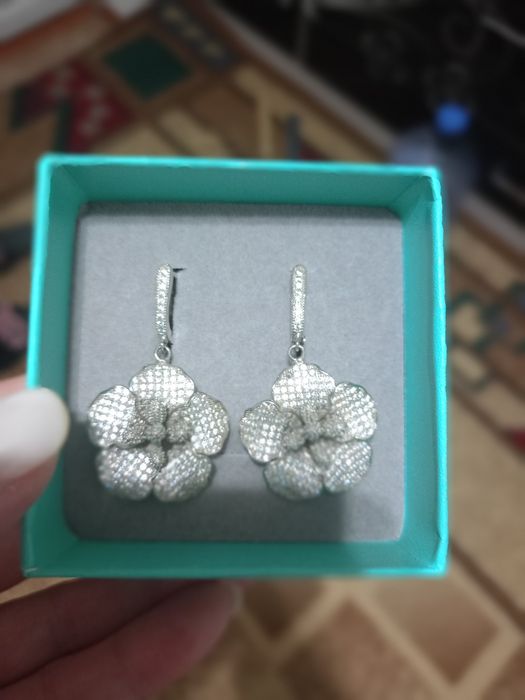 Продам серебряный комплект