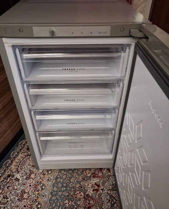 Продам  морозильник