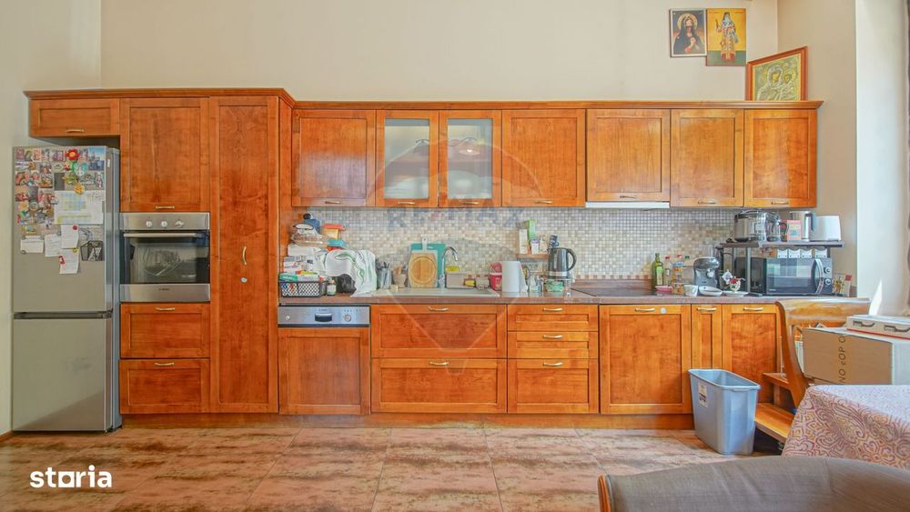 3 camere în Centrul Istoric: 90 mp, curte privată și vedere spre Tampa