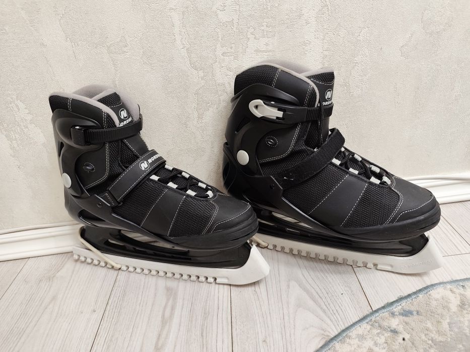 Коньки хоккейные мужские