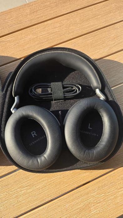 Casti sennheiser momentum 4 wireless