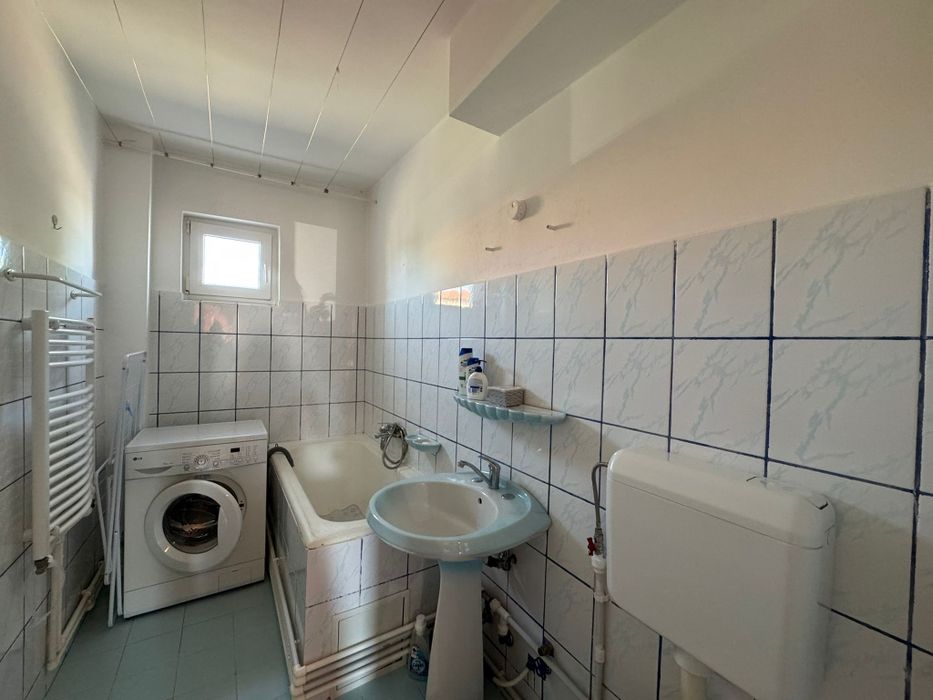 Inchiriez apartament cu 2 camere langa Stadionul UTA la etajul 1