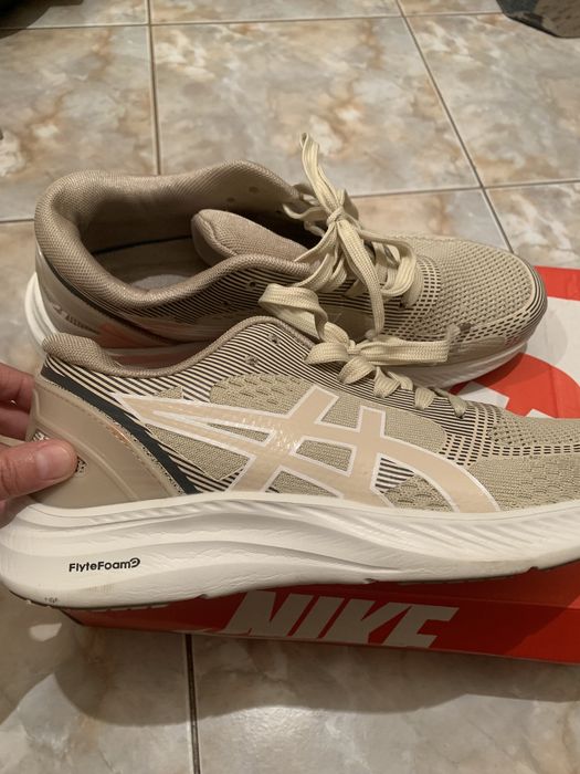 Продам обувь Asics Gel Nandi