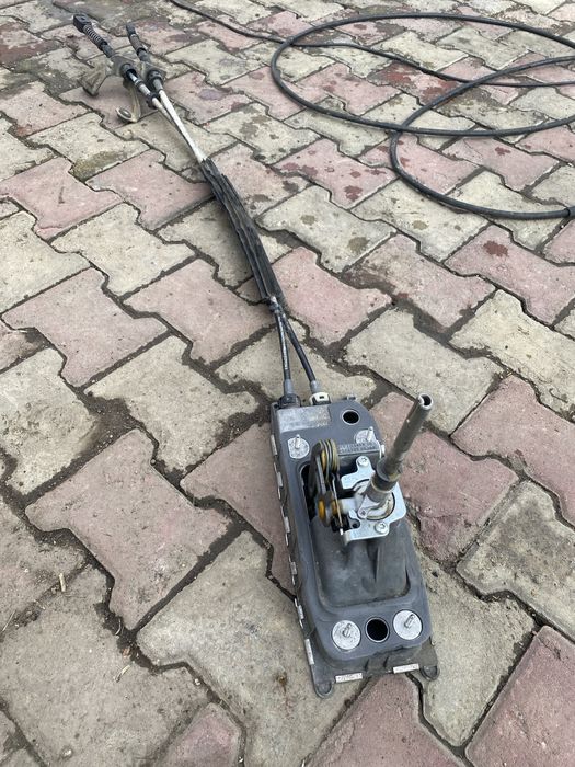 Timonerie Audi A3 8P 1.9 TDI BKC BLS BXE 5 trepte 6 trepte 1K0711061A