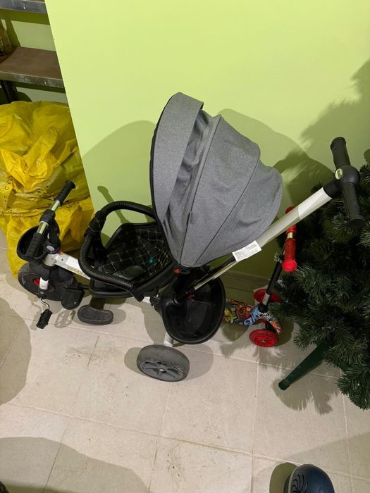 Триколка със сенник Chipolino- Пехас платина