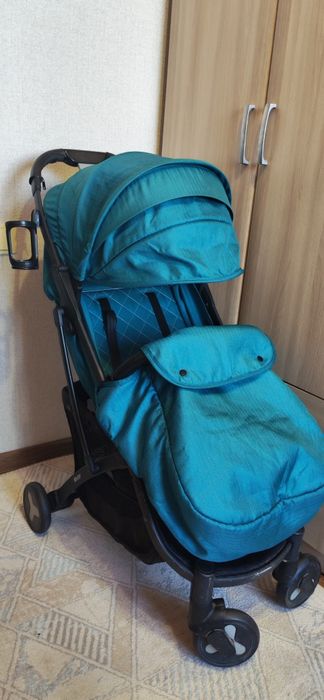 Продам прогулочную коляску