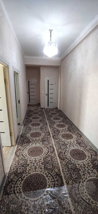 Vokzal kuchada 9 dom 66 kvartira. 2 xonali 97 kv hamma jixozlari bilan