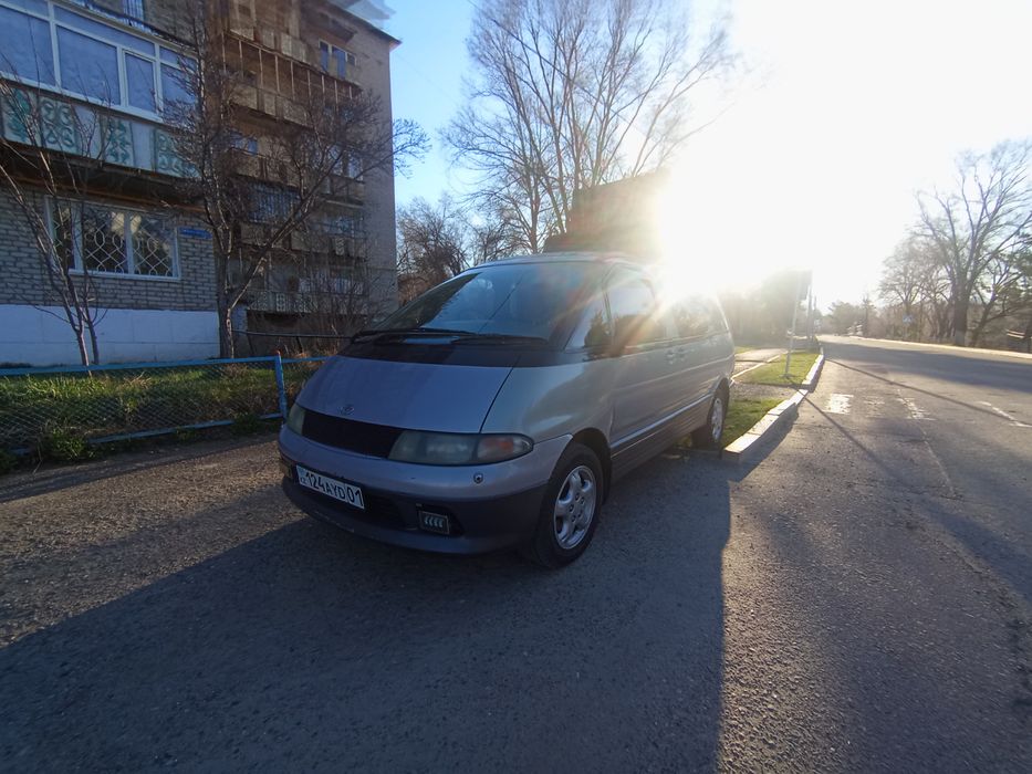 Продам тойота эстима люсида