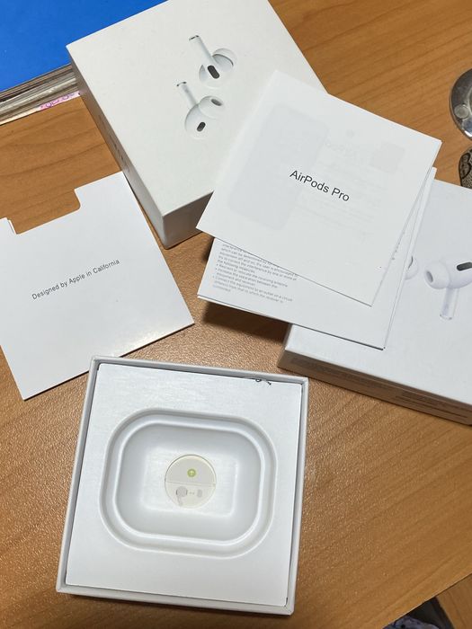 коробка и документы airpods pro