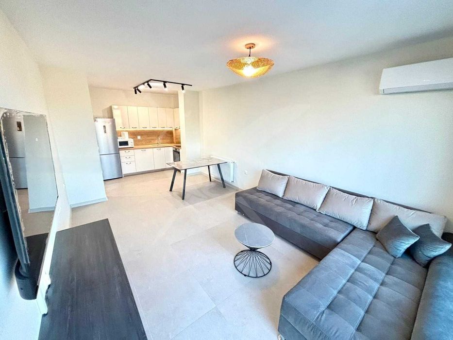 Дава се под наем Двустаен апартамент в Пловдив, Тракия - 71 кв.м за 700 € - Снимка #1