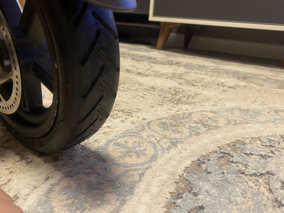 Продам электросамокат Xiaomi M365