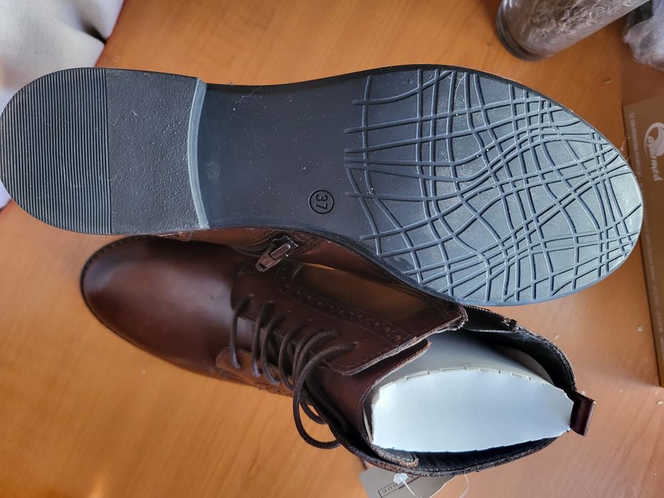 Ghete noi piele Deichmann 5th Avenue