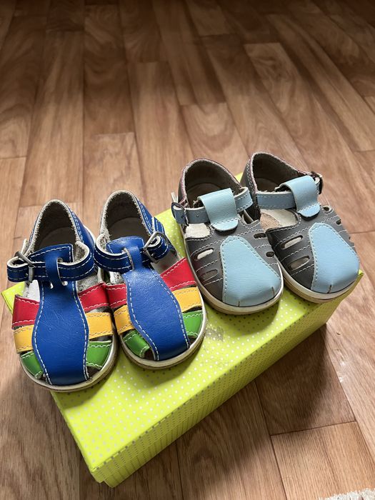 Продам детскую обувь