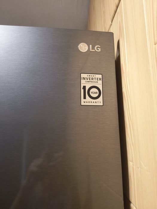 Хладилник с фризер